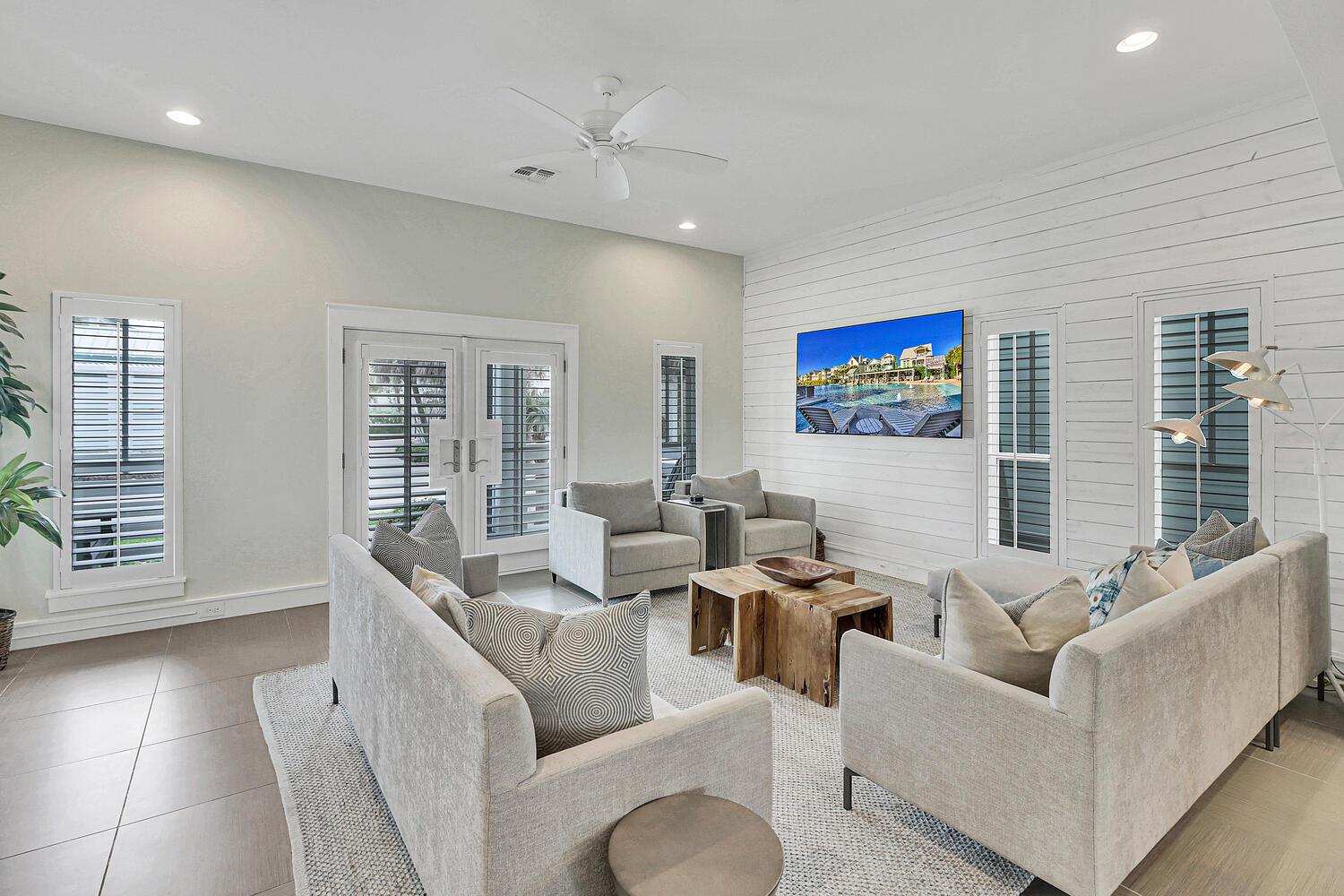 1st Floor Living Area