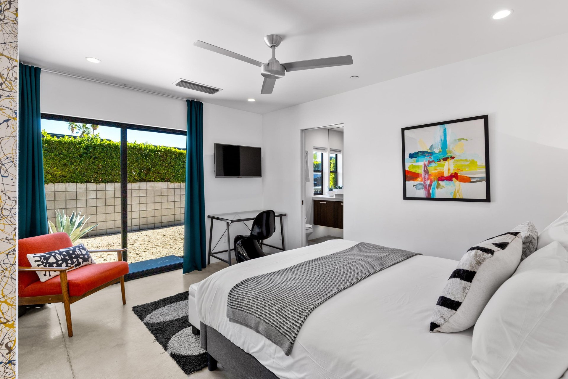 Guest bedroom