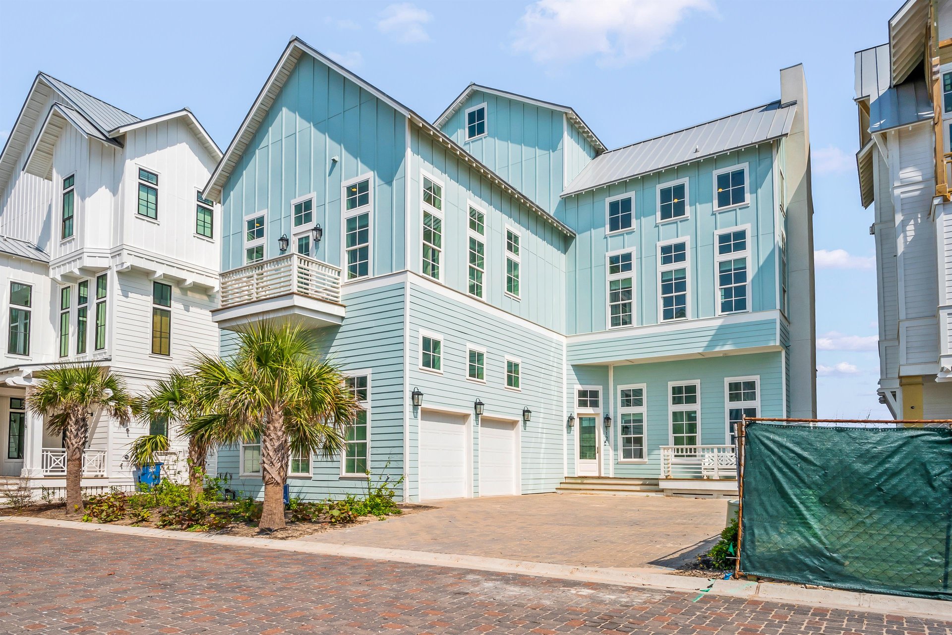 Sea Forever, 4 Car Driveway