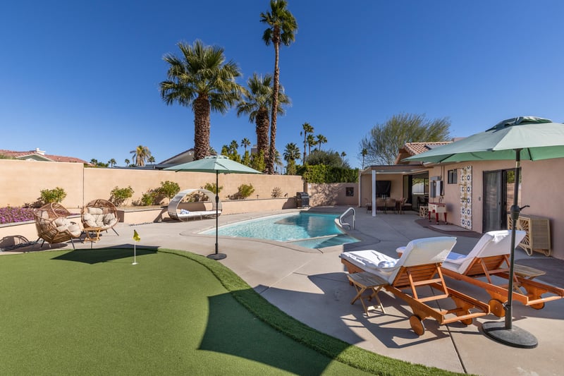 Time to practice your Putt