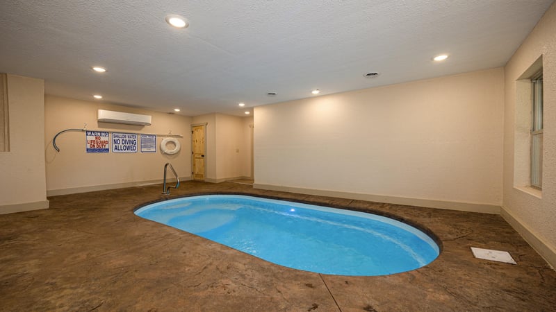 at swish splash lodge a 4 bedroom cabin rental located in gatlinburg