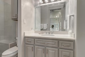 Bunk Bathroom, 1st Floor