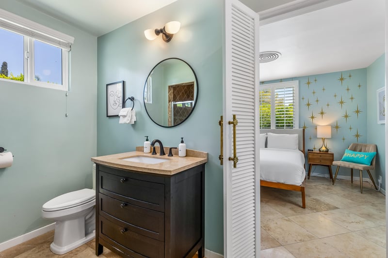 Ensuite guest bathroom