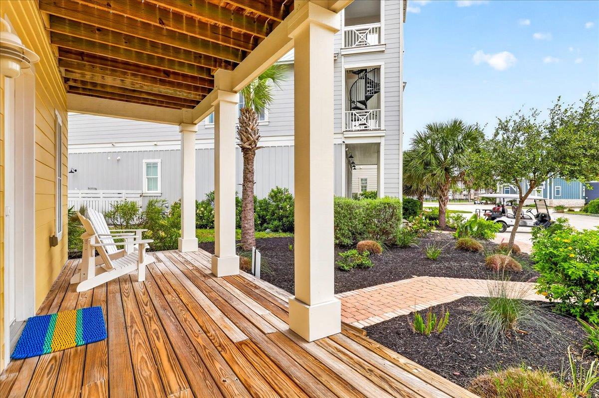 1st Floor, Front Porch