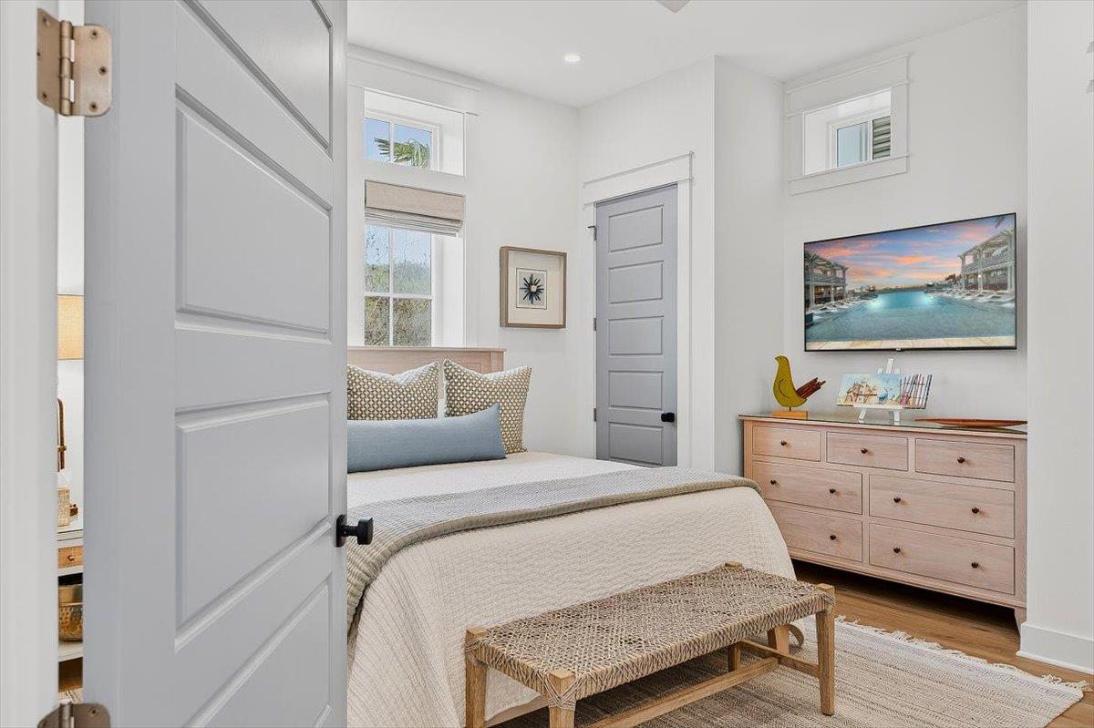 4th King Bedroom, 1st Floor