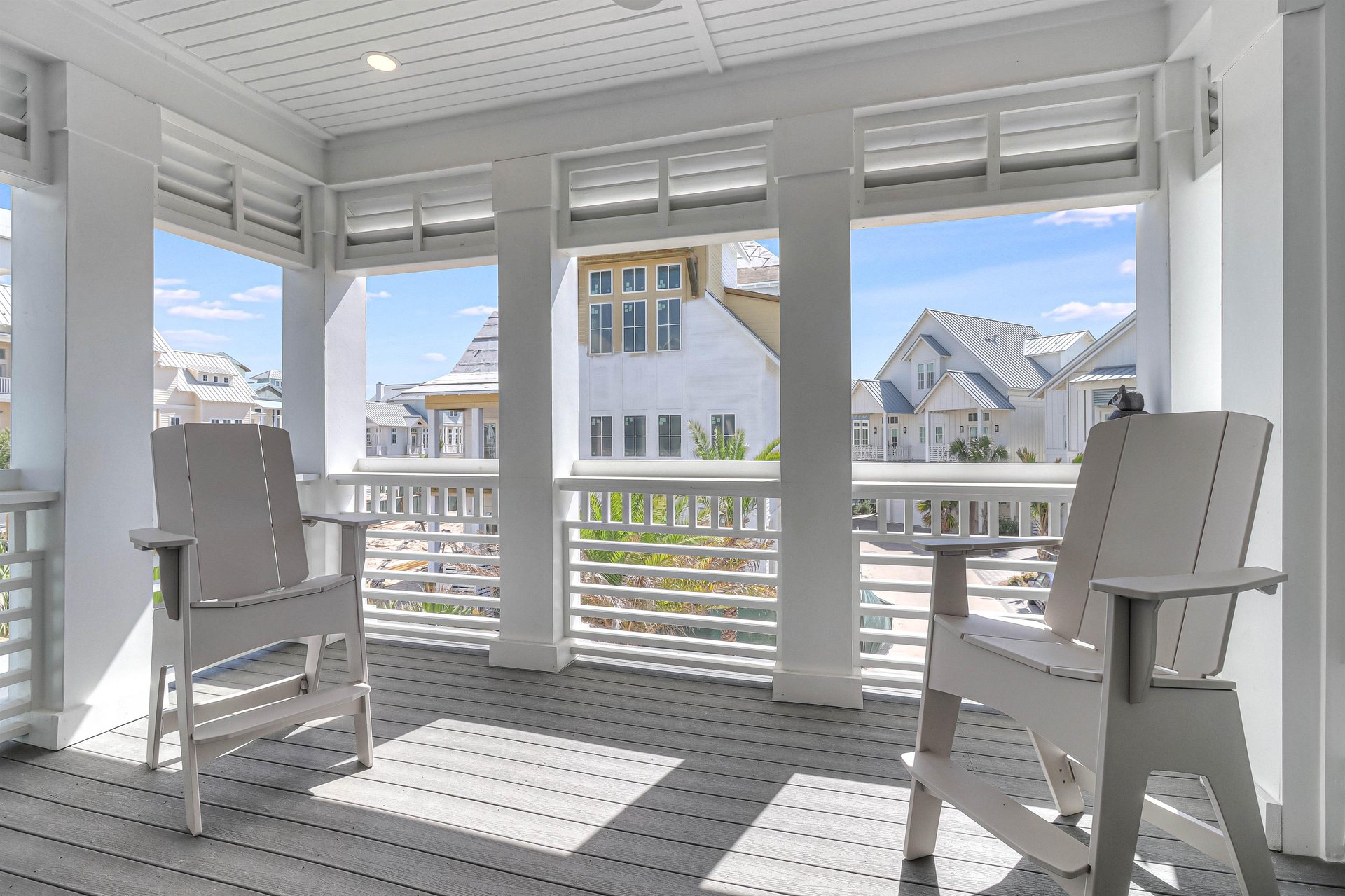 Shared Front Balcony, 2nd Floor