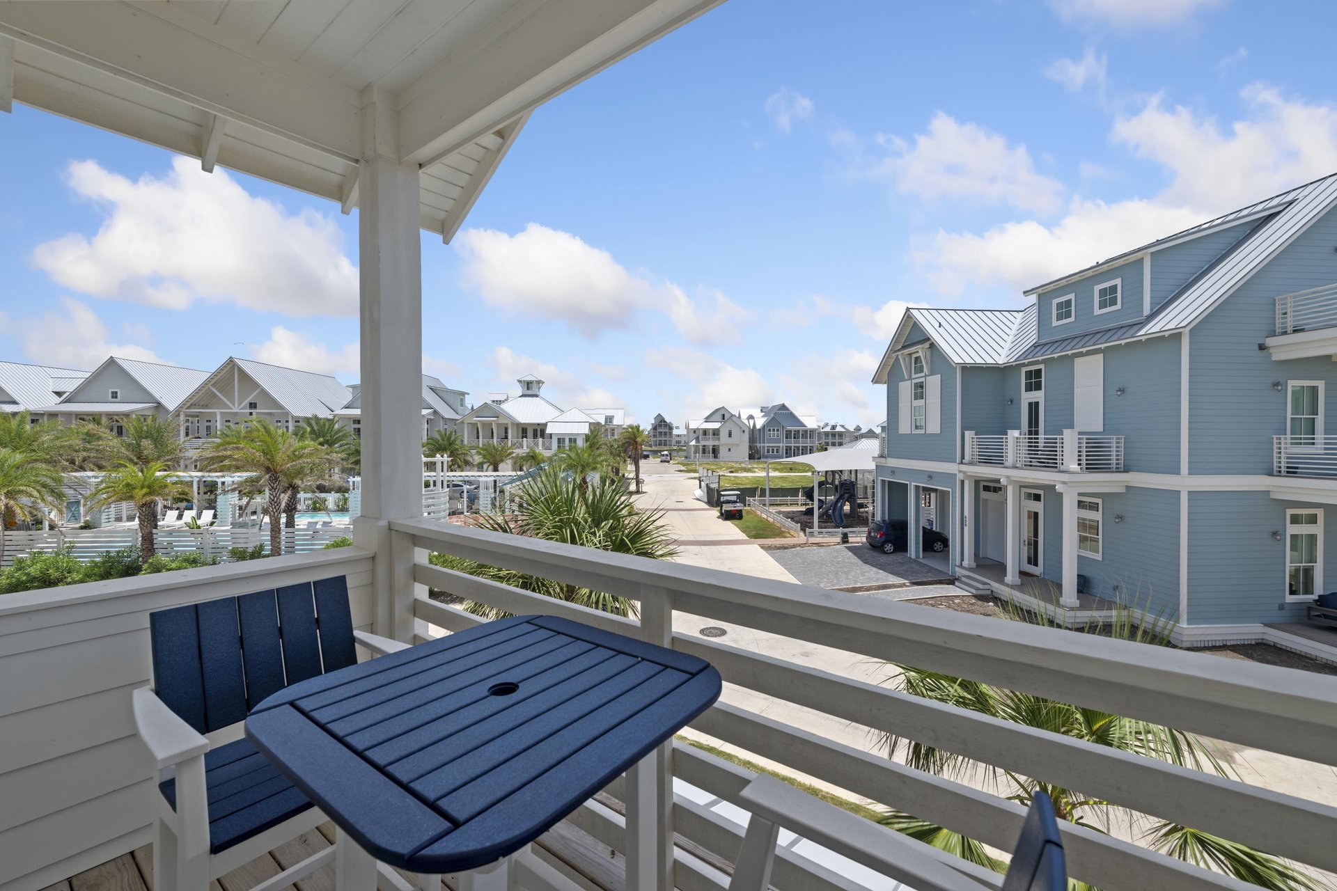 Bunkroom balcony overlooking pool.