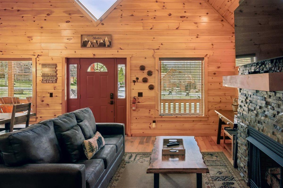 32Living Room