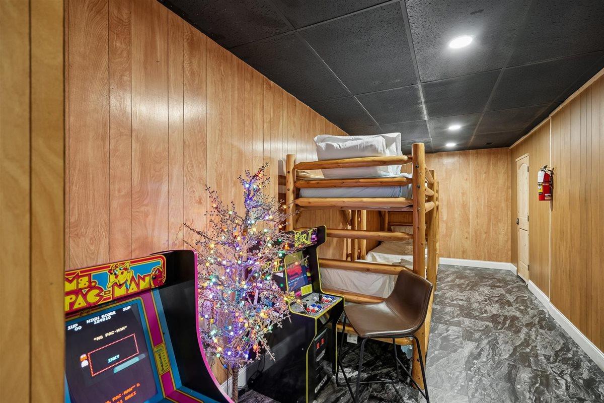 61Recreation Room
