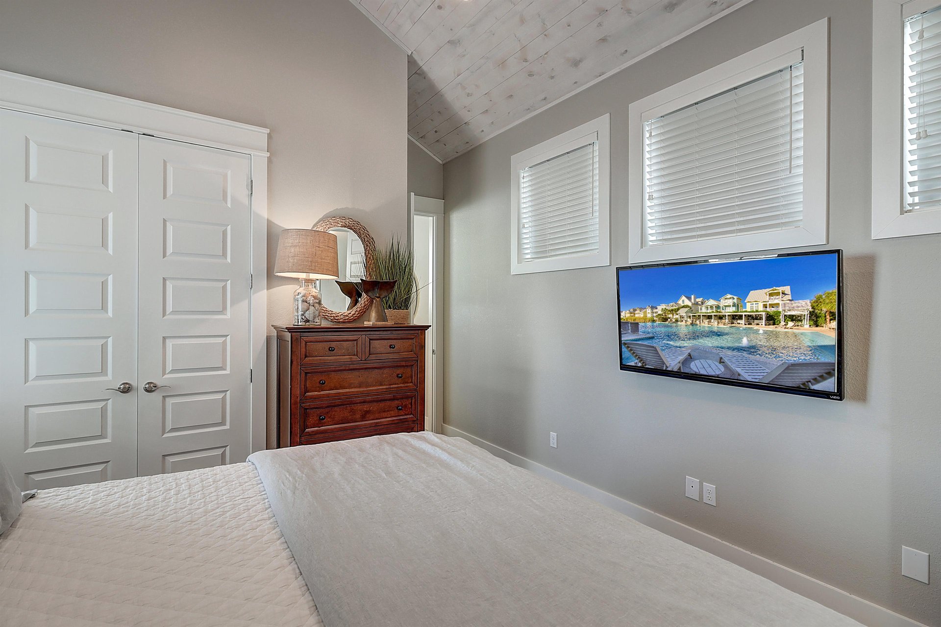 Primary King Bedroom, 2nd Floor