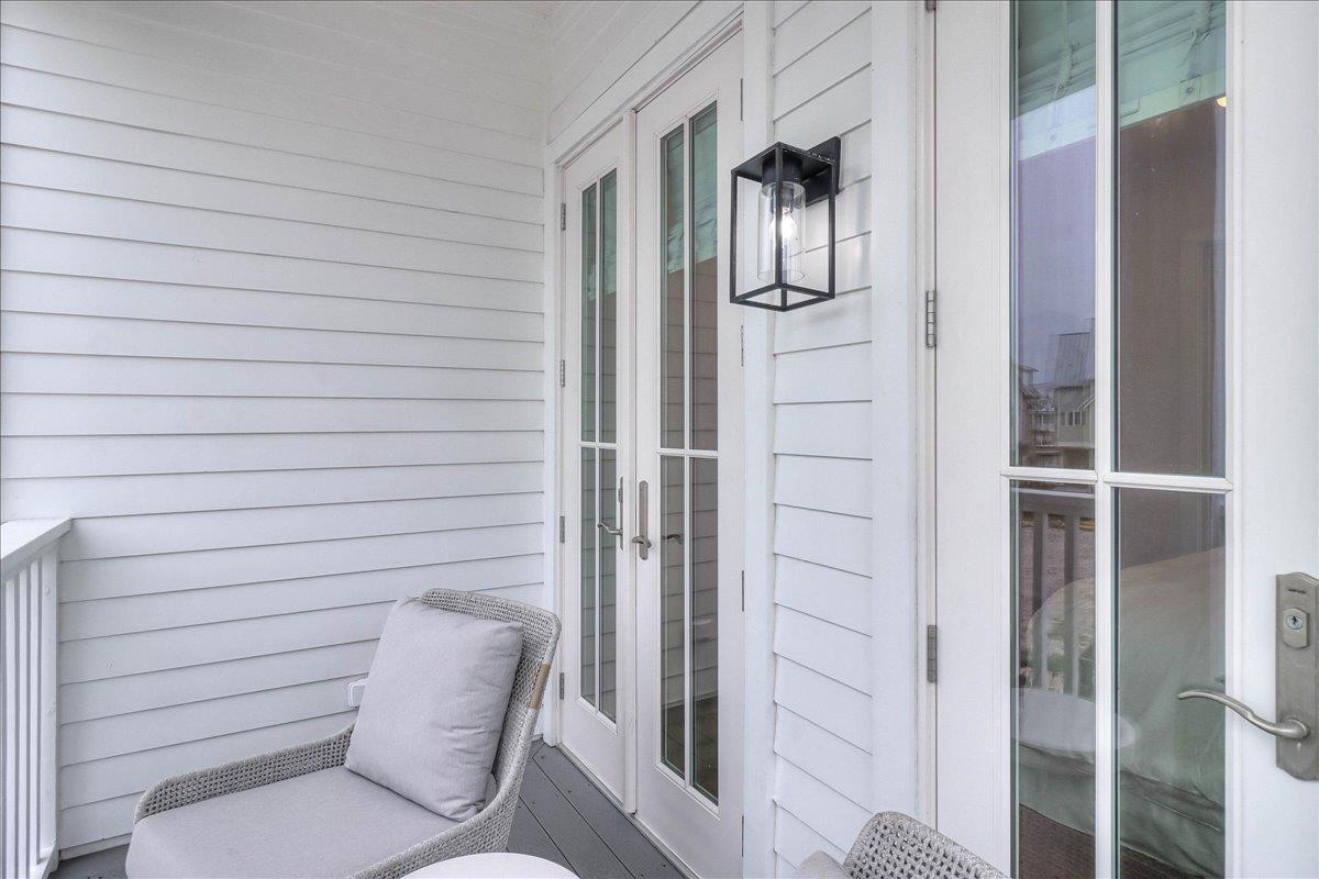 Third King Private Balcony, 2nd Floor