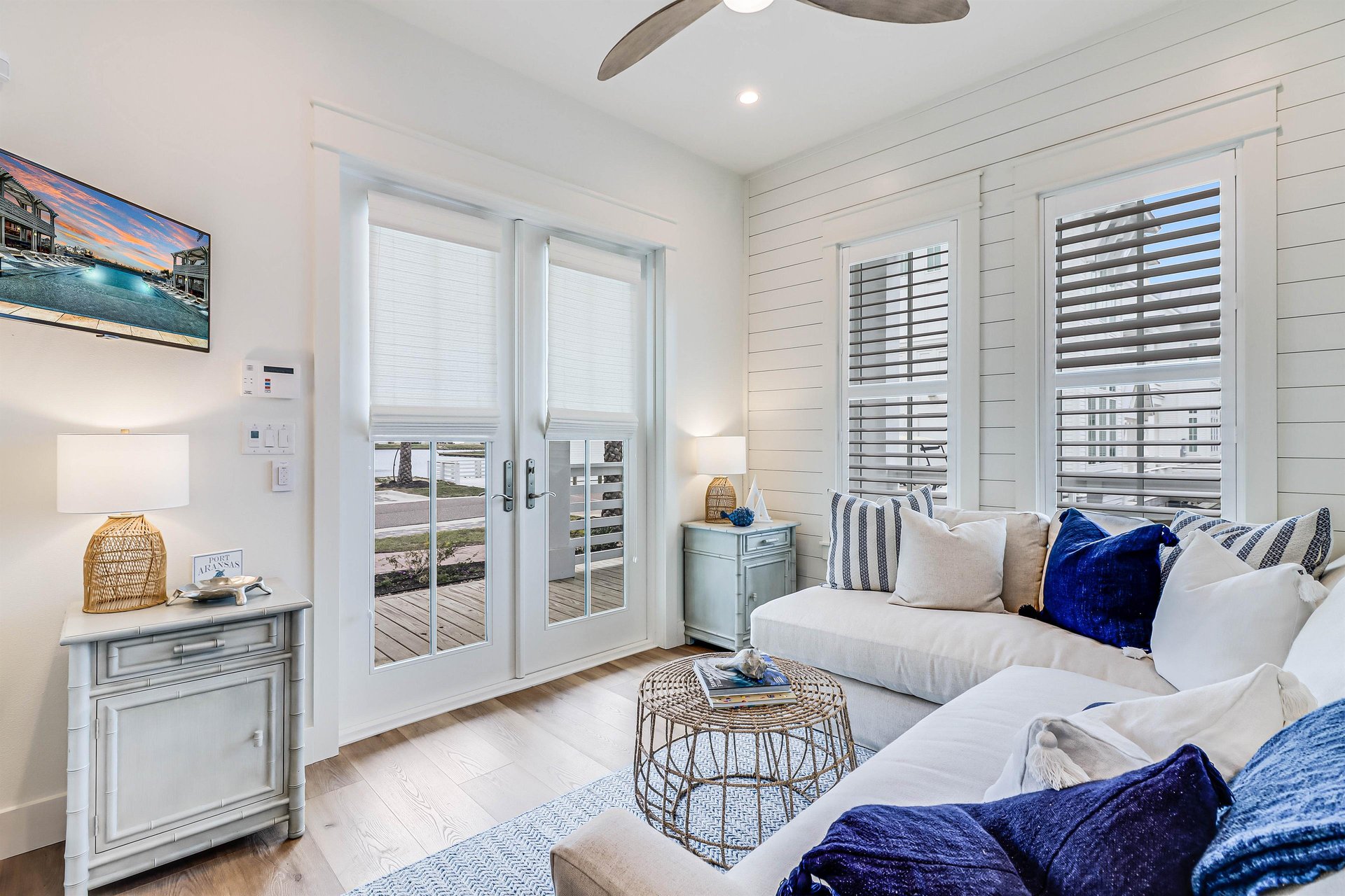 Living Area, 1st Floor