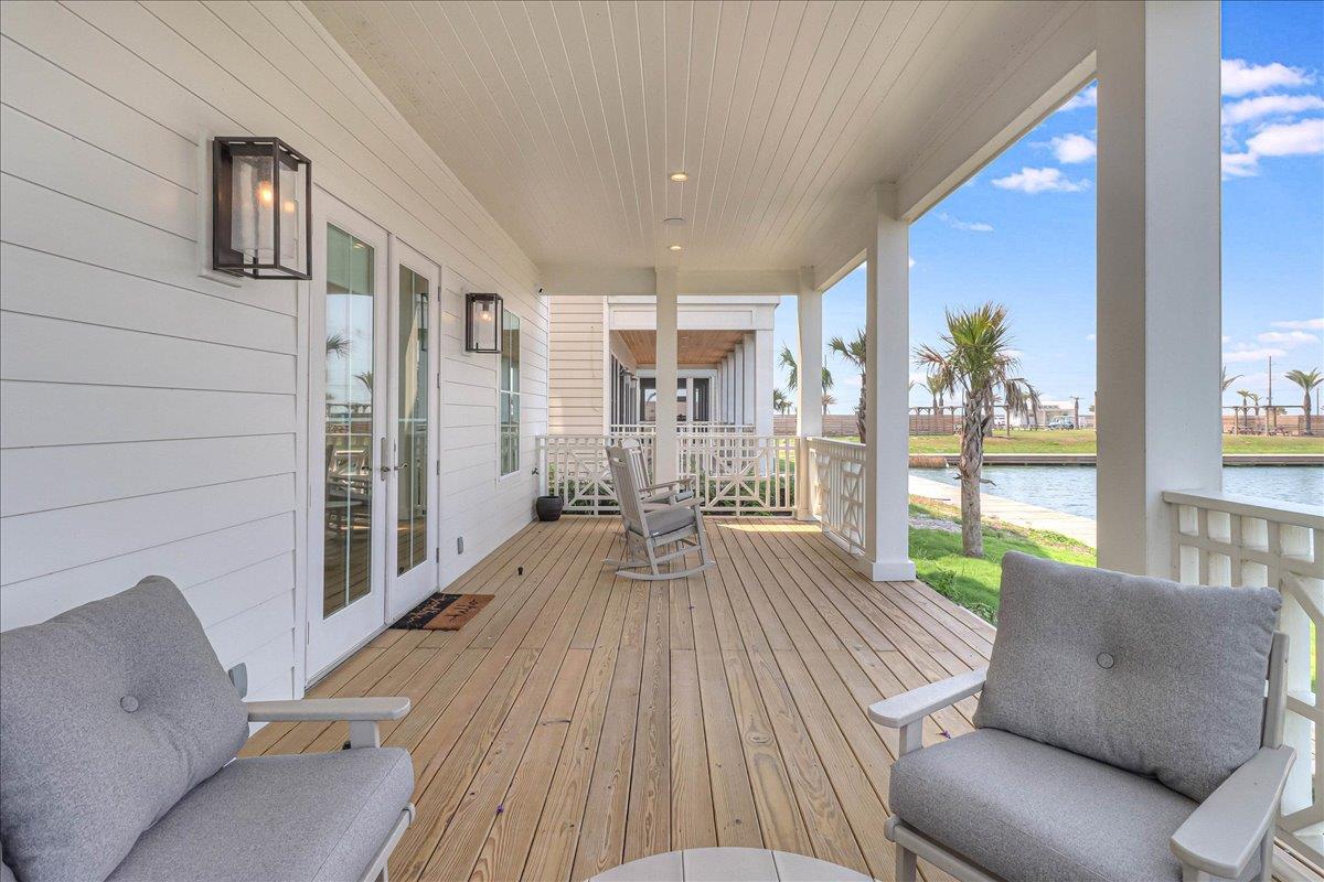 Lakeside Porch, 1st Floor