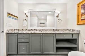 Bunk Bathroom, 1st Floor