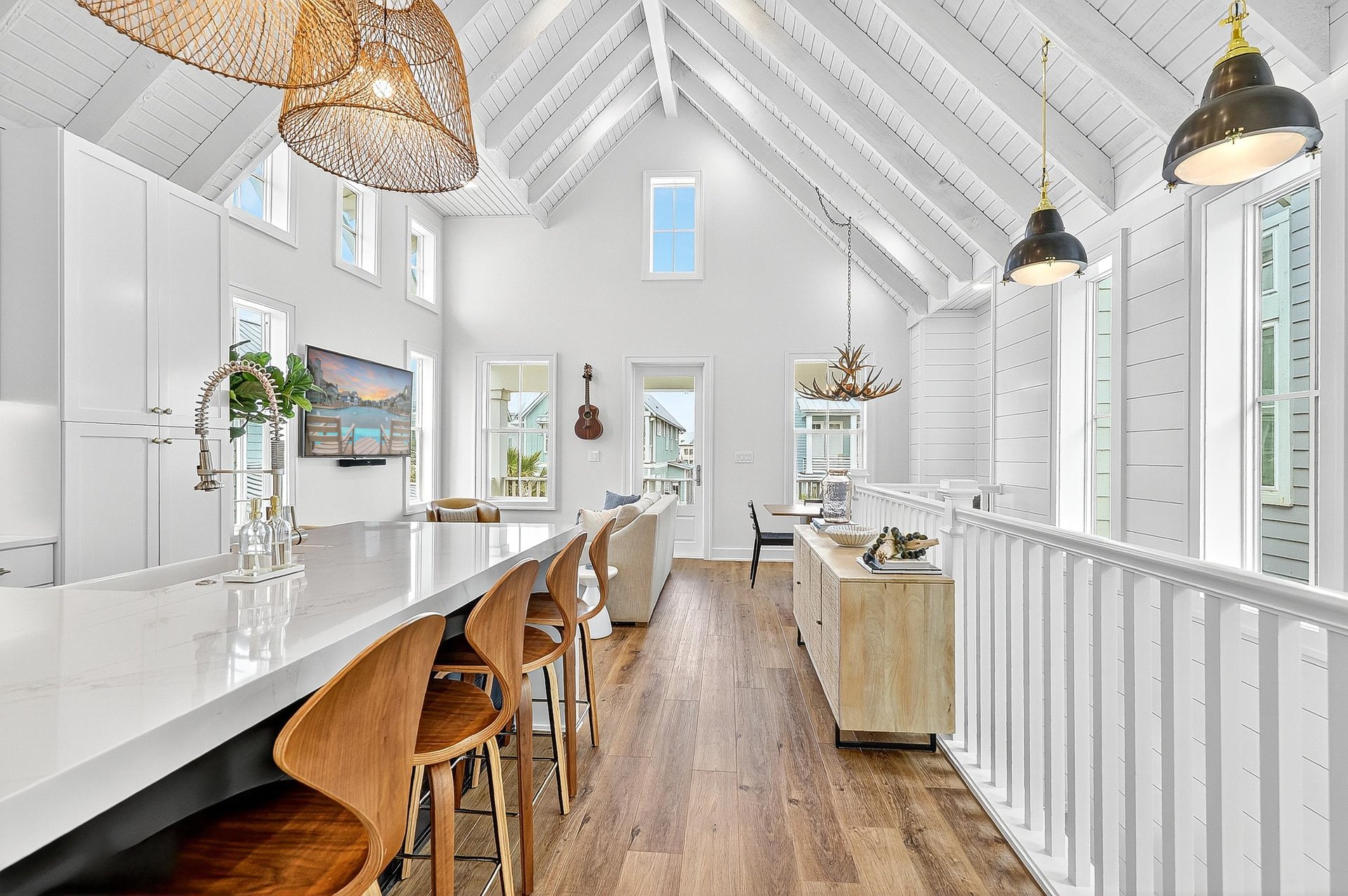 Main Living Area, 2nd Floor