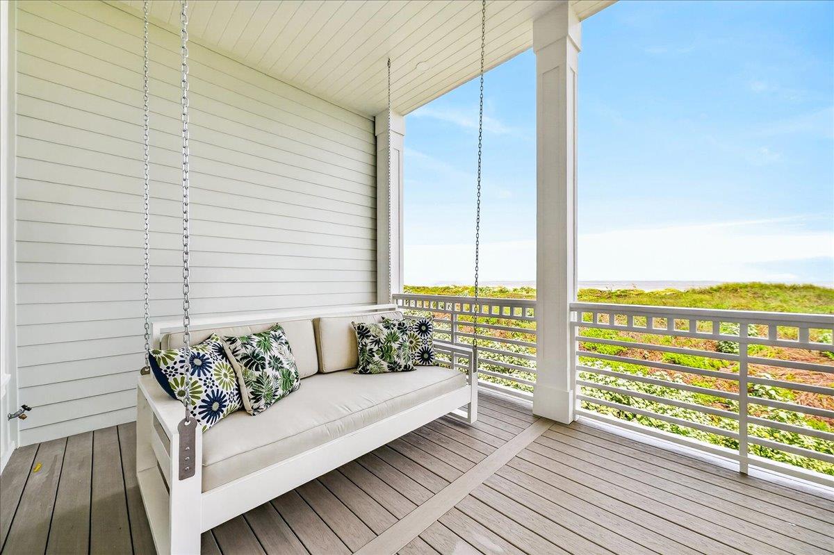 2nd Floor, Balcony
