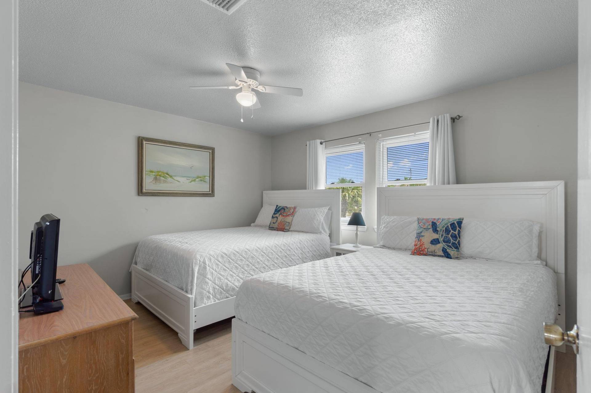 Guest Bedroom 2 Queens