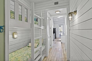 Hallway XS Twin Bunks and Closet