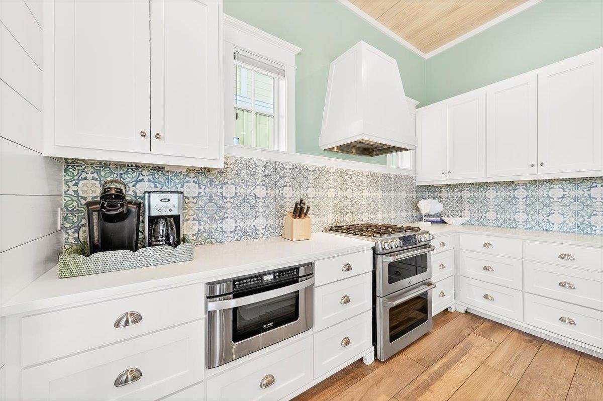 1st Floor, Kitchen