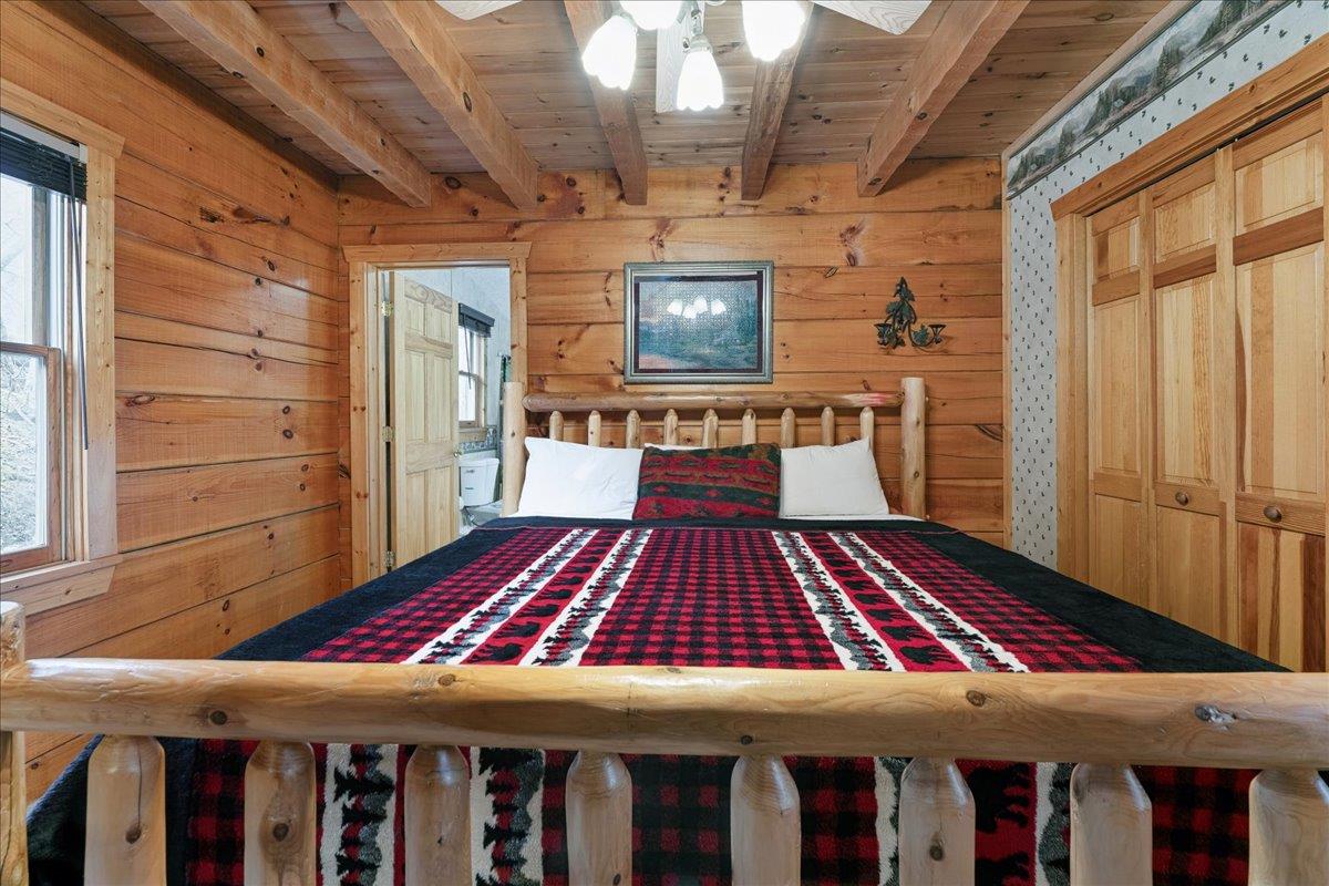 24Primary Bedroom