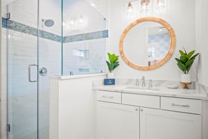 Primary King Bathroom, 2nd Floor