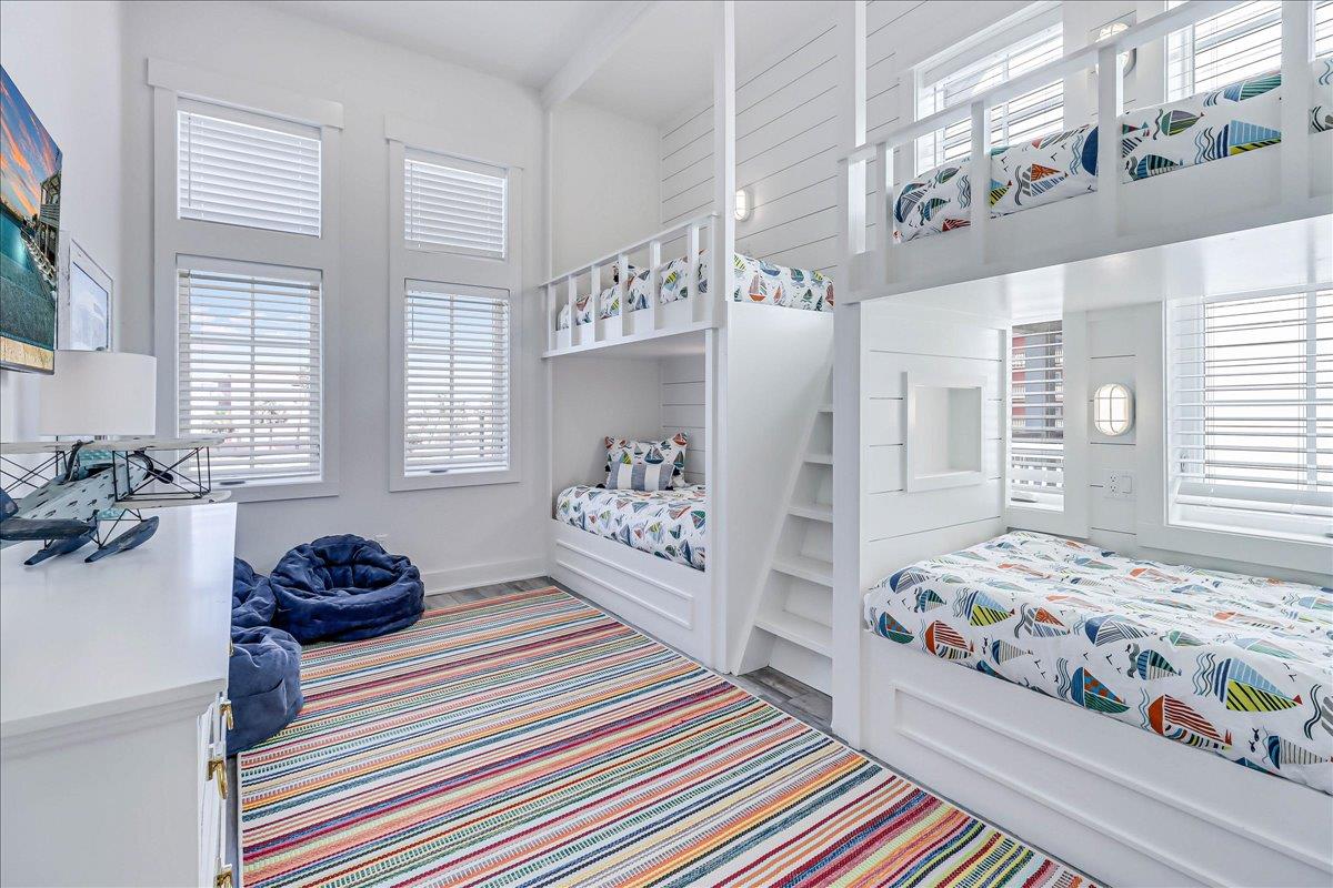 2nd Floor, Bunk Bedroom