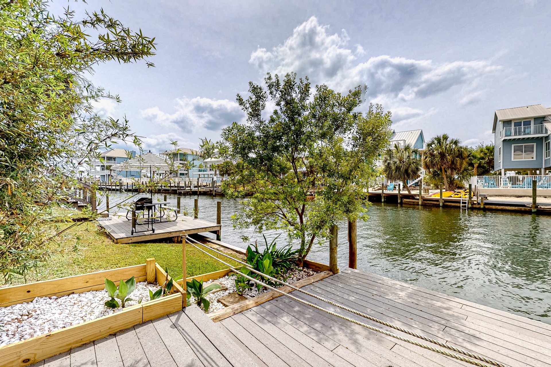 Flood Reef Retreat 50