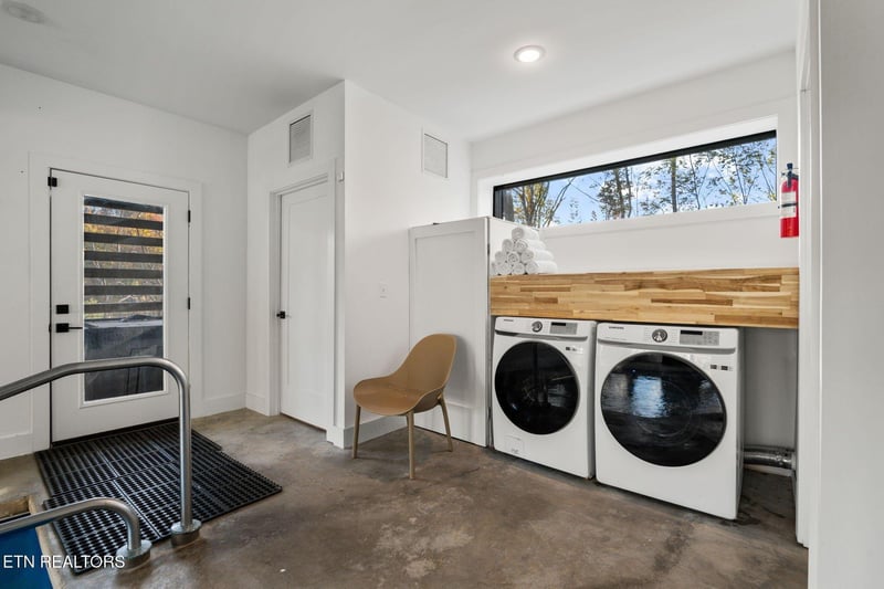 Step inside to a bright entry with inunit laundry. Natural light streams through the windows, making this welcoming space as functional as it is inviting.