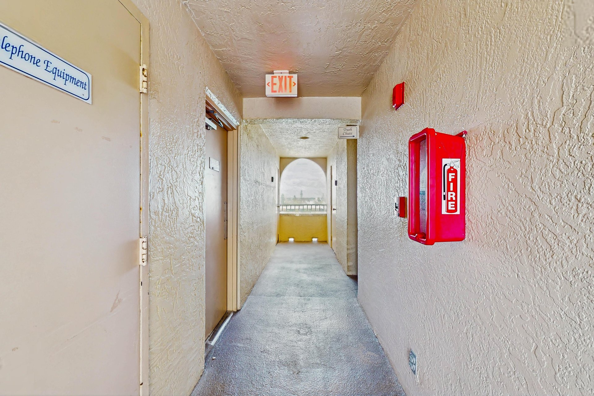 6533335.jpg