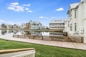 Outdoor Seating with Lake View, 1st Floor