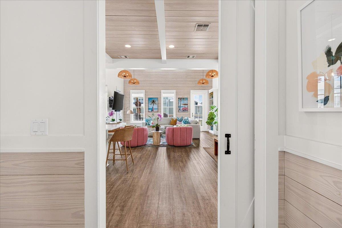 Landing, 2nd Floor
