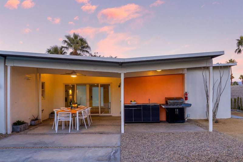 BBQ grill  outdoor dining