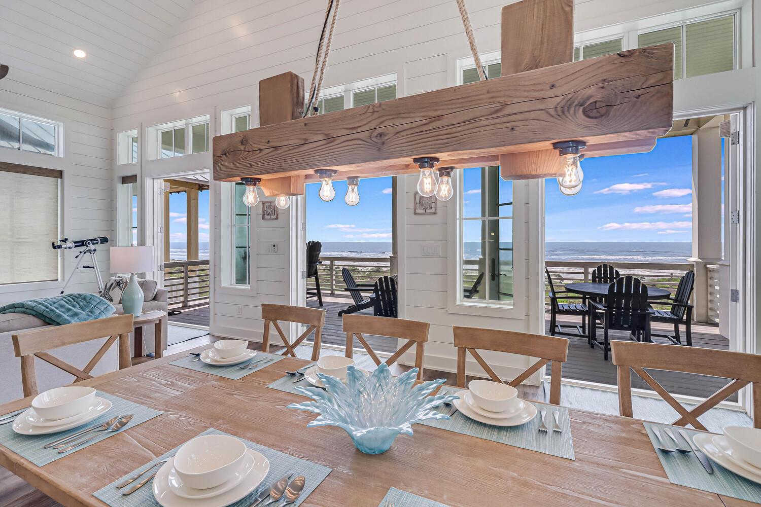 Dining Area with Gulf View, 3rd Floor