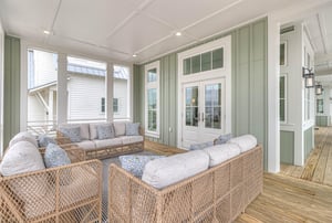 Wrap Balcony Front Lounge, 2nd Floor