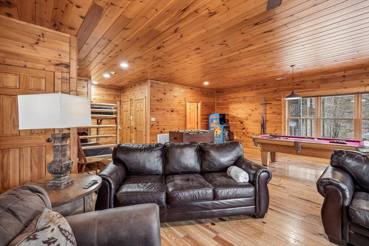 49Recreation Room