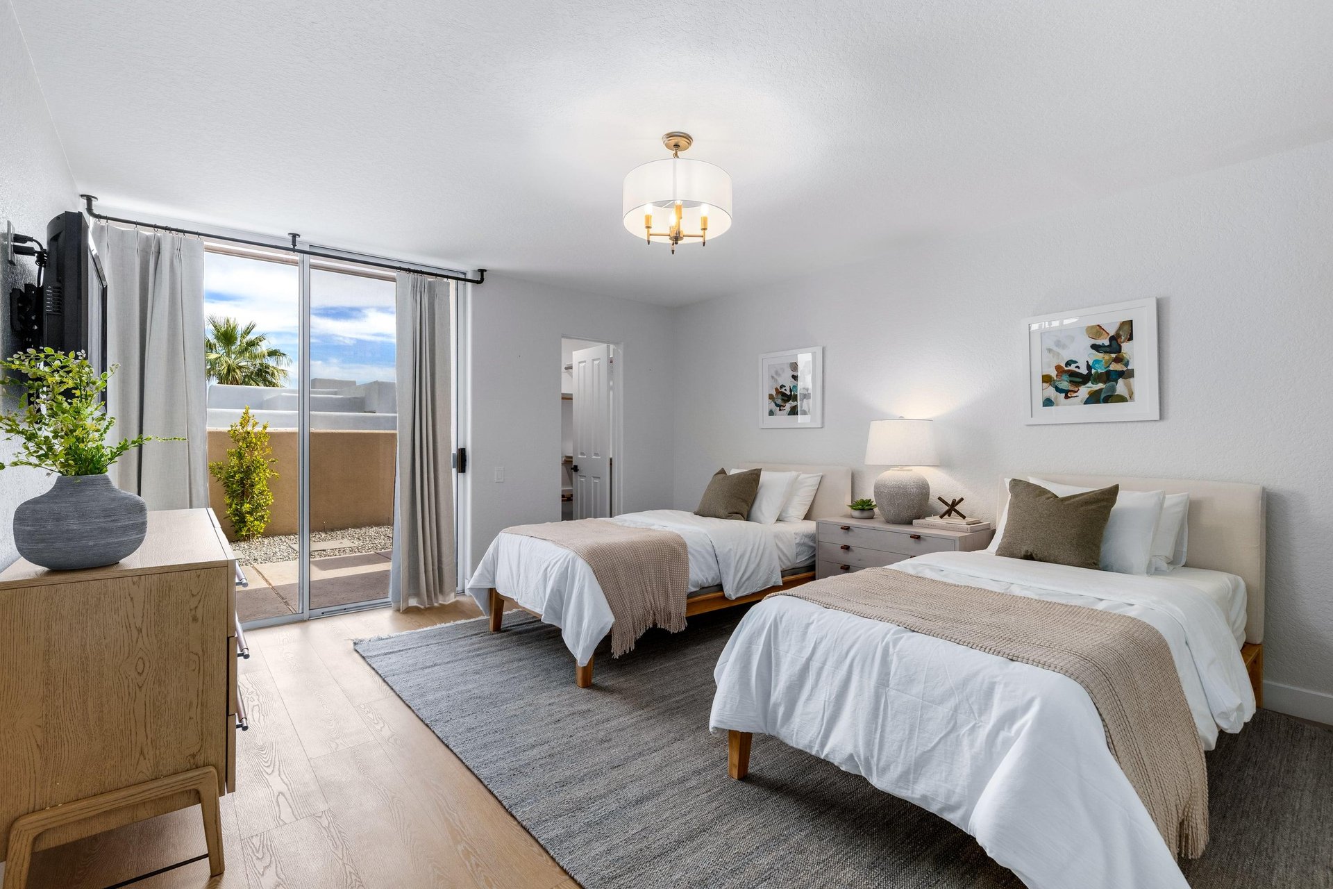 Guest bedroom