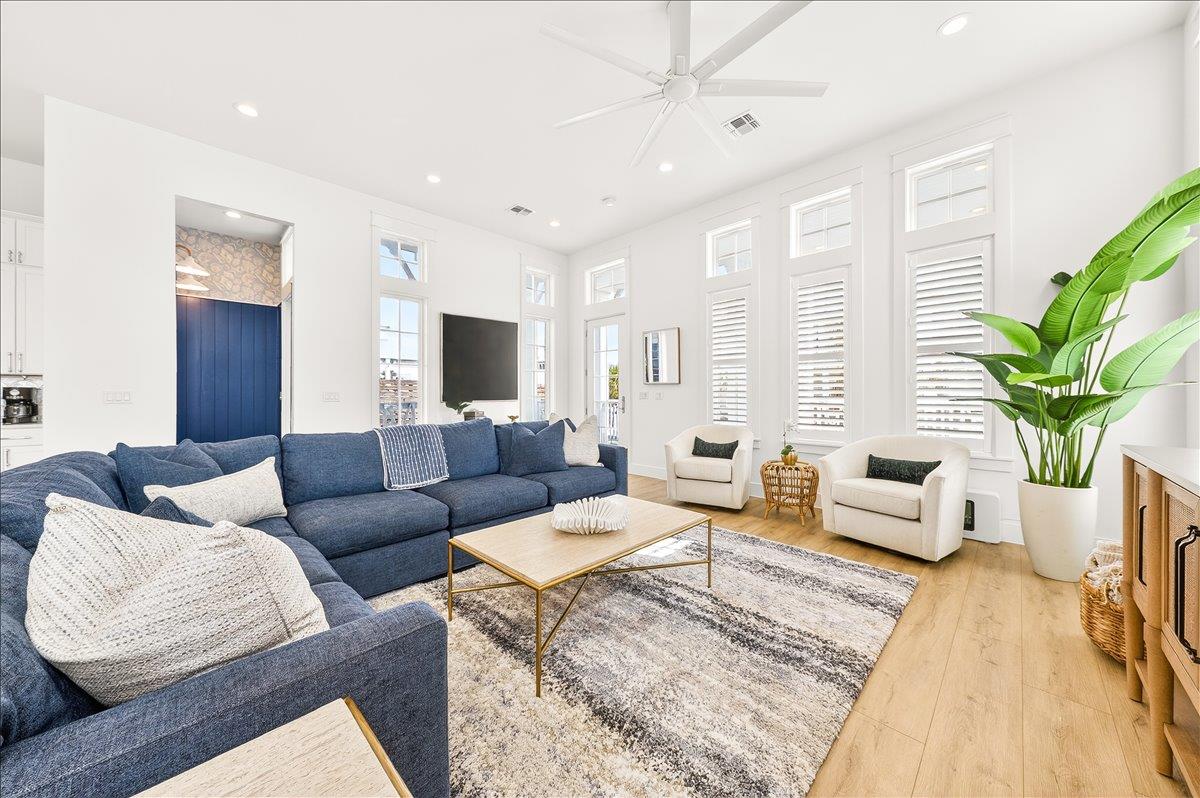 1st Floor, Main Living Room