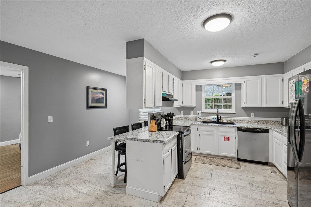 13Kitchen