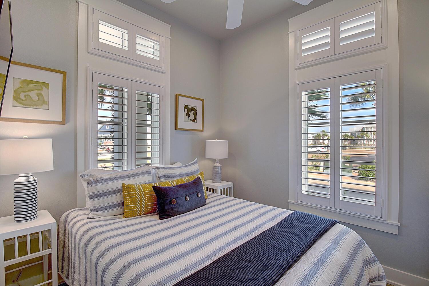 Queen Bedroom, 1st Floor