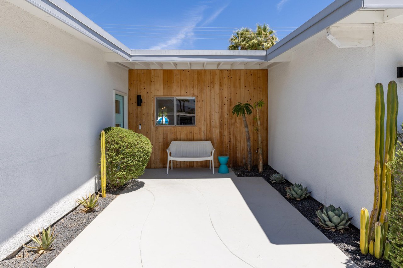 Welcome to The Modernist Retreat