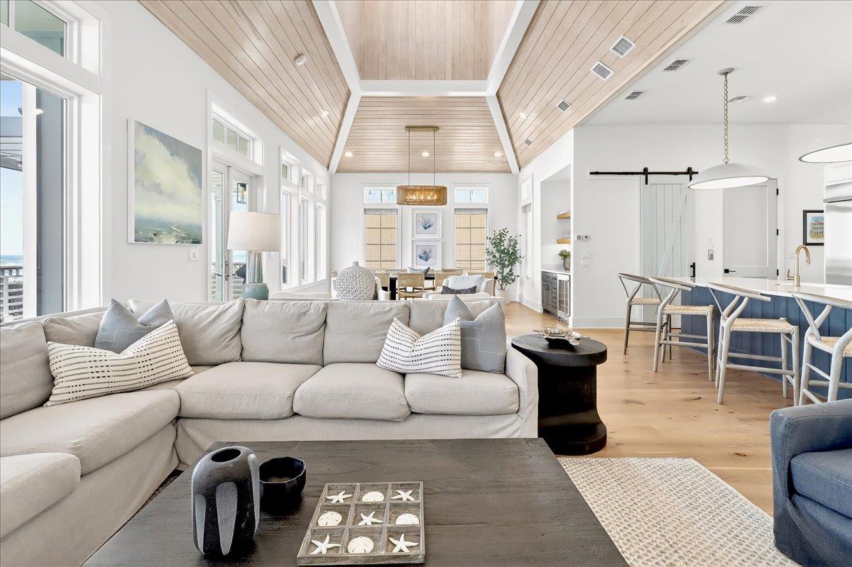 3rd Floor, Primary Living Room