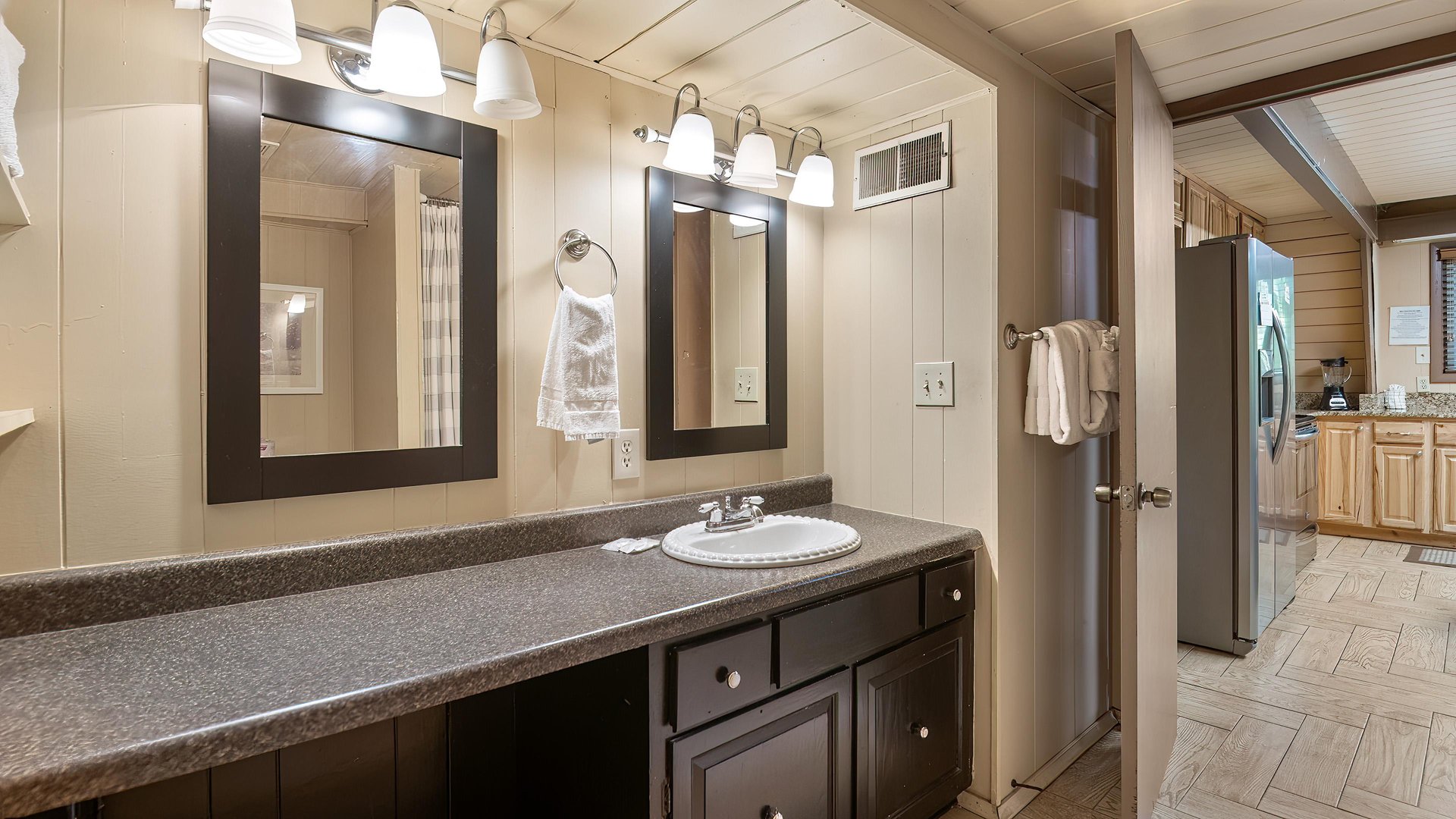 Gatlinburg Lodge Int 031original