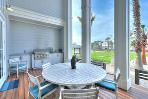 Outdoor Dinning Area, 1st Floor