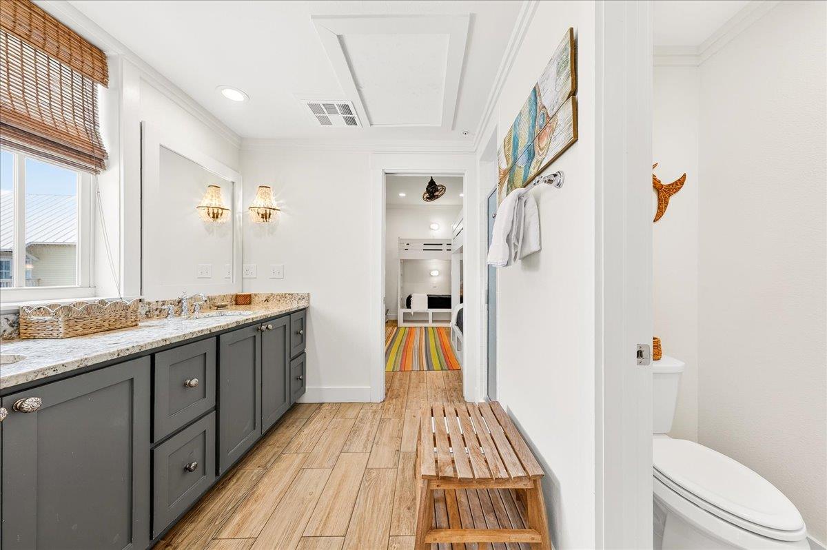 1st Floor, Shared Bathroom