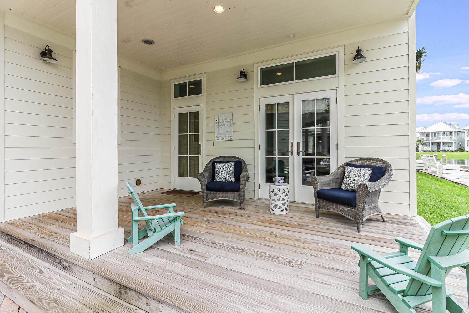 Entry Porch Seating