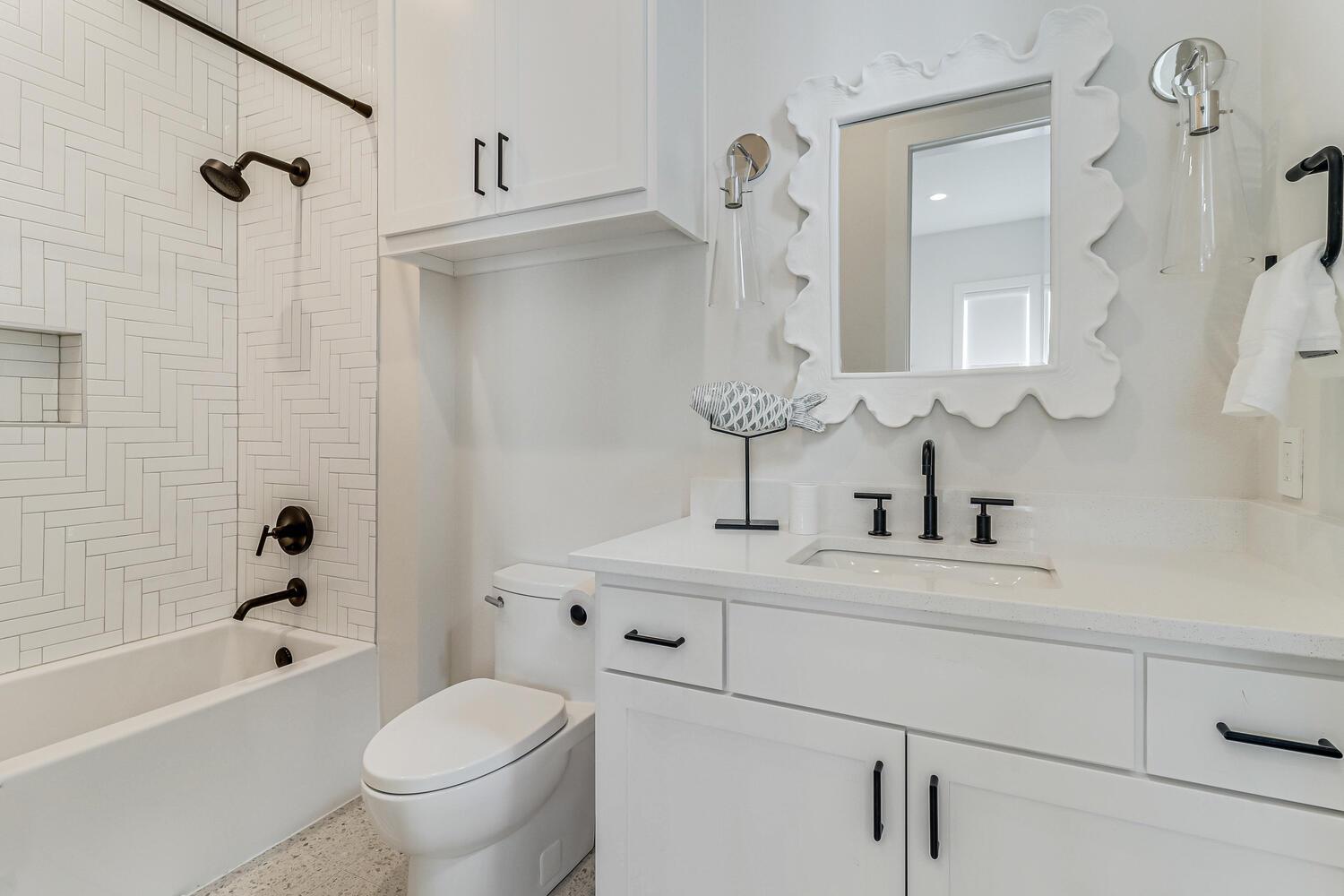 1st Floor King Suite with Additional Twin Beds