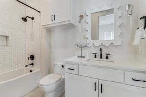 1st Floor King Suite with Additional Twin Beds