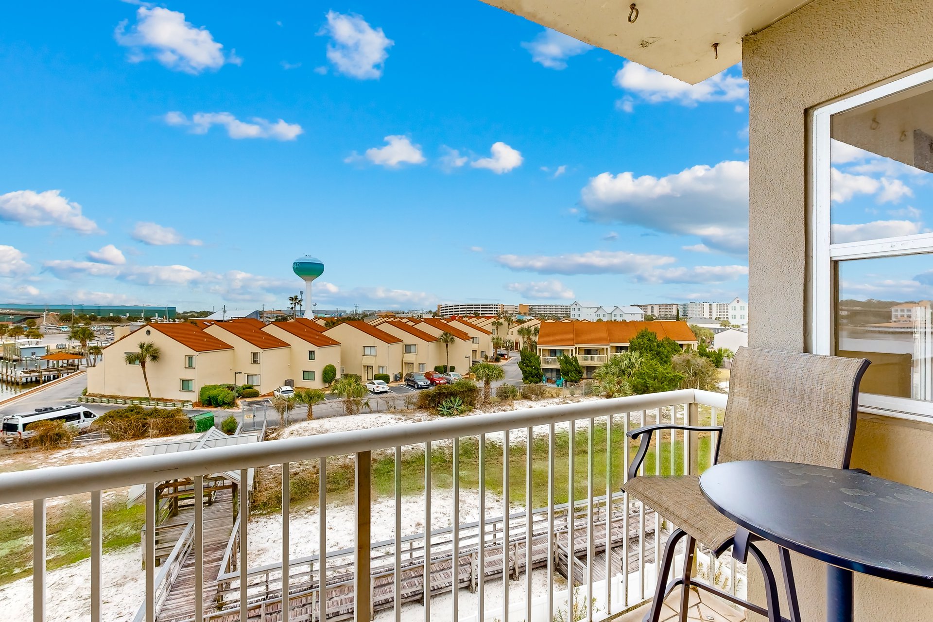 Palm Court Yacht Club 412 21