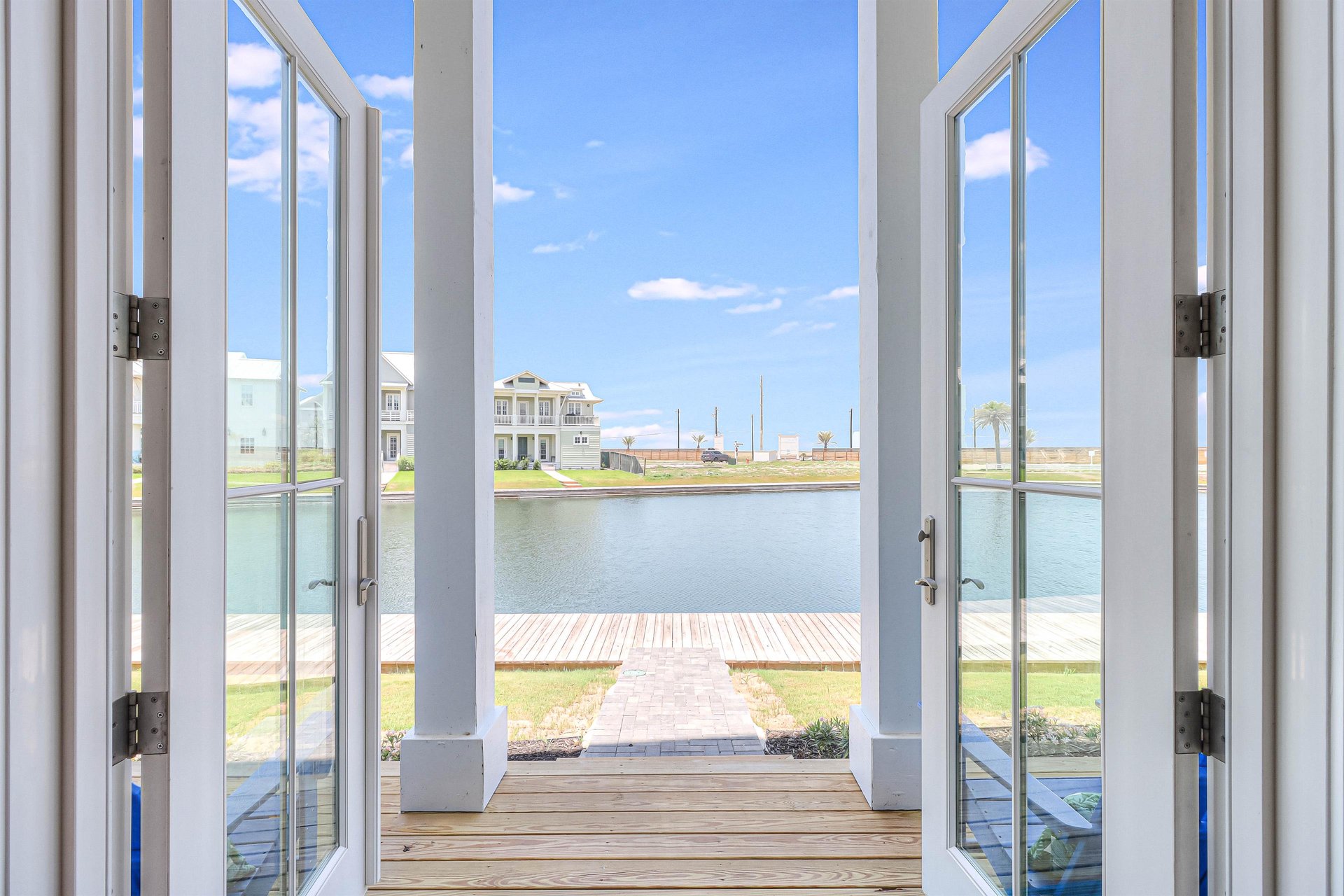 Lakeside Porch, 1st Floor