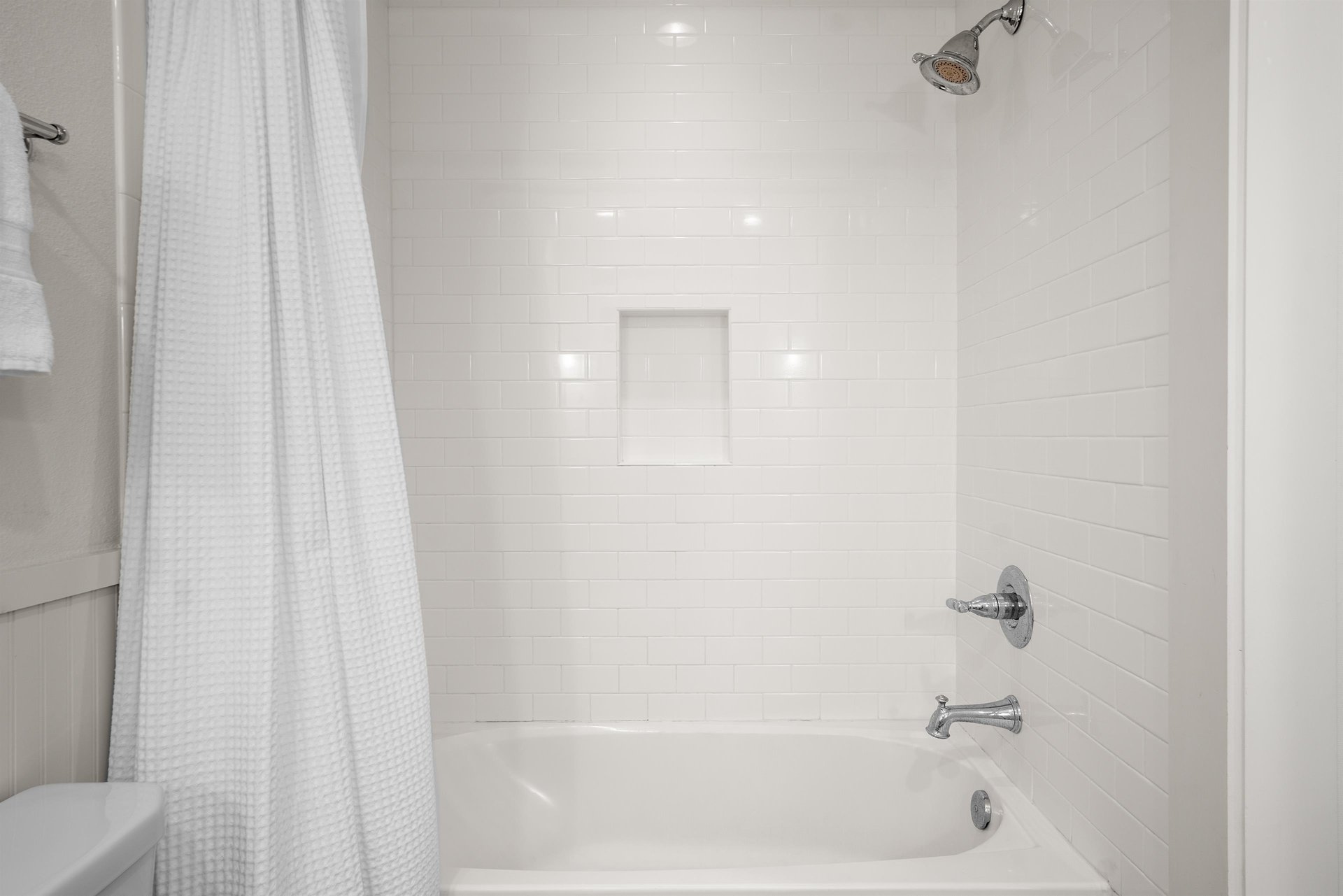 King Bathroom TubShower